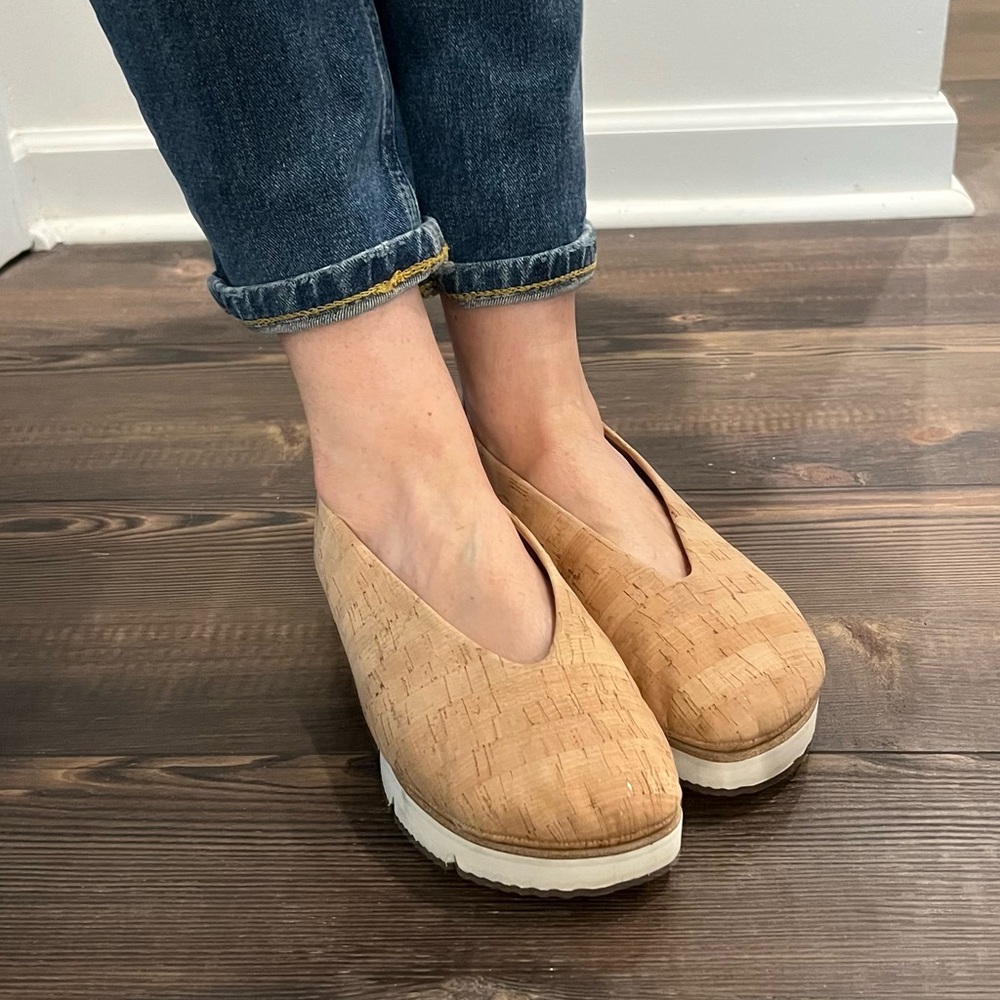 Gentle Souls Tan Flats - Picture 4 of 12